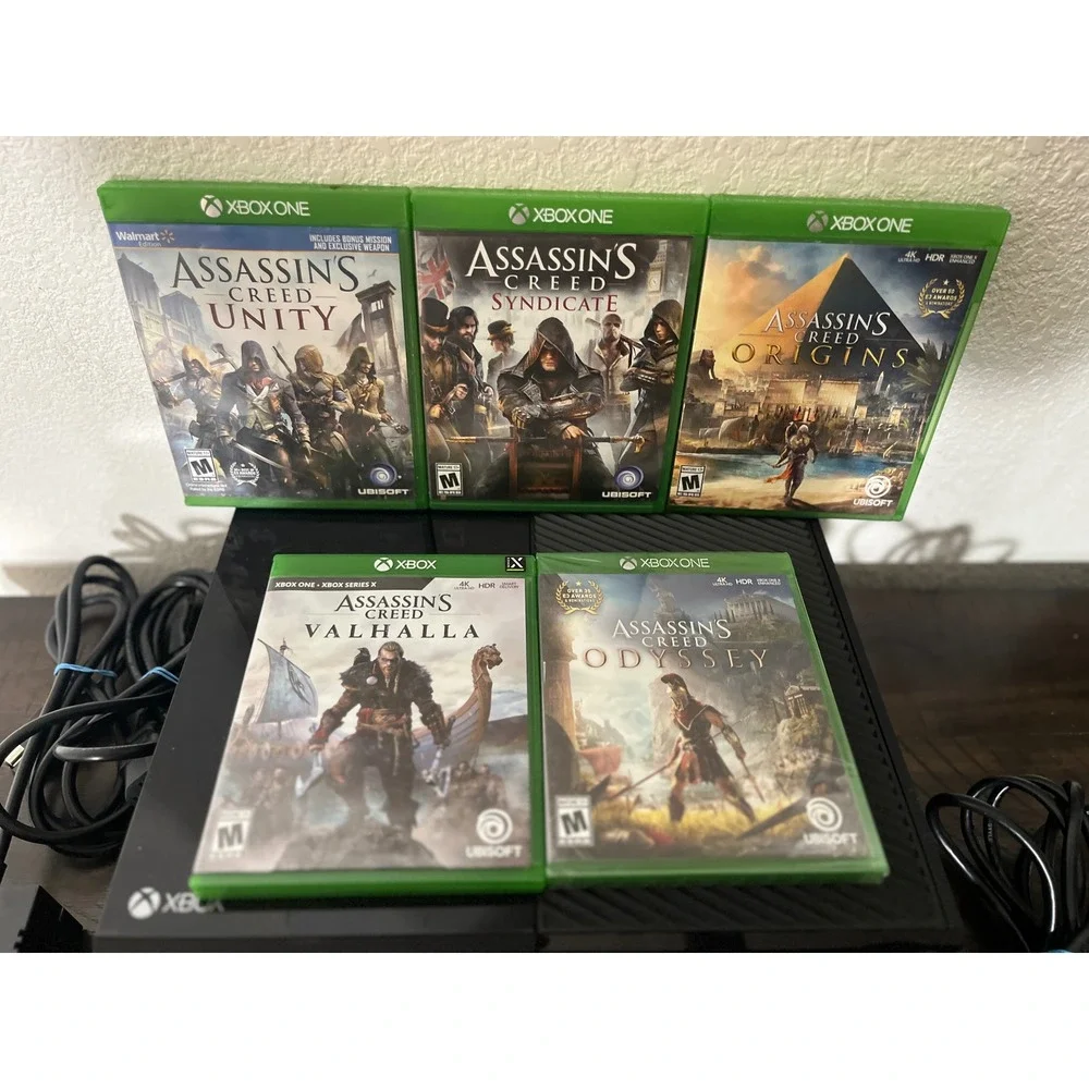 Microsoft Xbox One Console Holiday Bundle 2 Controllers 5 Assassin's Creed Games